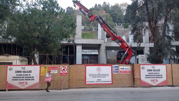 İzmir'de yeni yıla yeni kütüphaneler