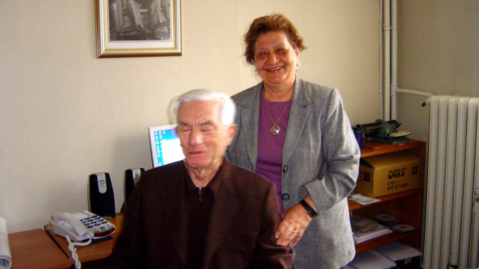 Görme özürlüler, okuma özürlülere örnek