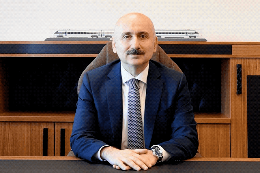 Ulaştırma ve Altyapı Bakanı'nın görevine son verildi