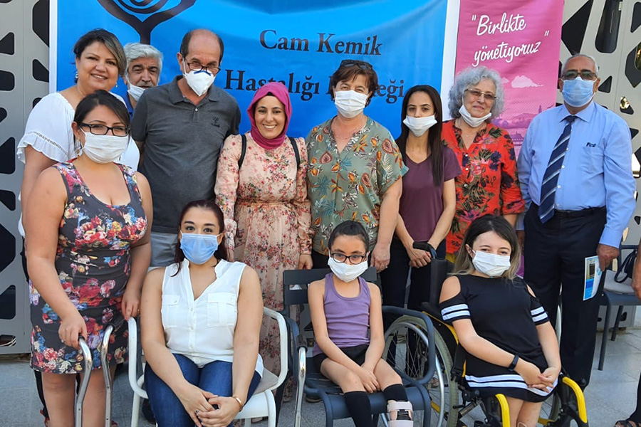 Cam çocuklara İzmir Kent Konseyi'nden candan destek