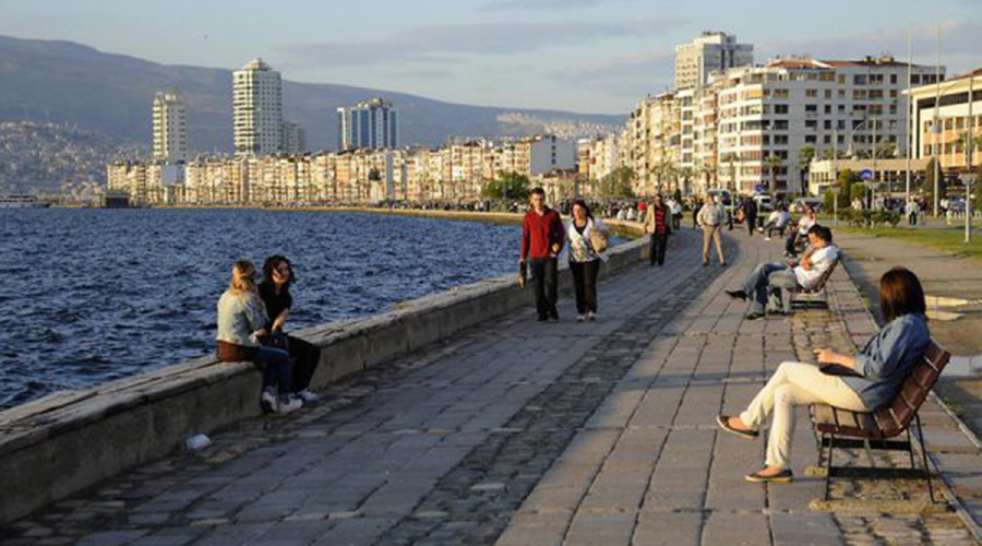 İzmir'de sahilde spor yapmak ve yürüyüş yasaklandı