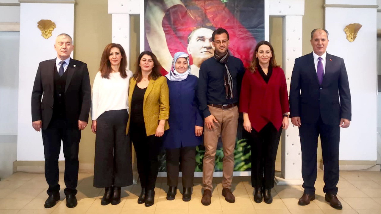 İzmir Şehit Aileleri Derneği'nde yeni yönetim kurulu belirlendi
