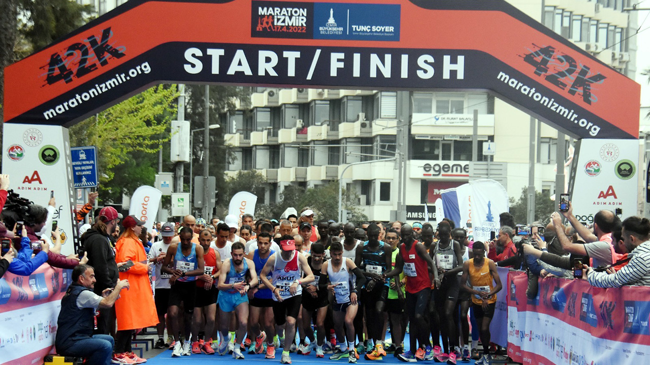 Maraton İzmir’de rekor yenilendi