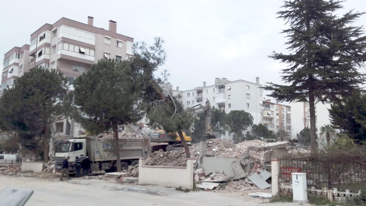 Bayraklı'daki depremzedeler için halk konut projesi