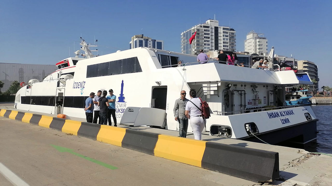 İZDENİZ İzmir - Midilli gemi seferlerini başlattı