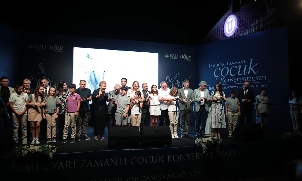 İzmir Yarı Zamanlı Çocuk Konservatuvarı kapılarını açtı