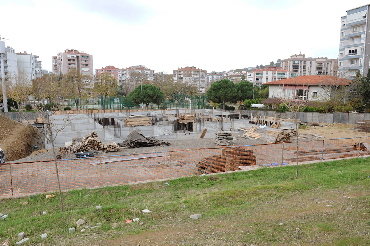 Karşıyaka’ya halk kütüphanesi ve taziye evi