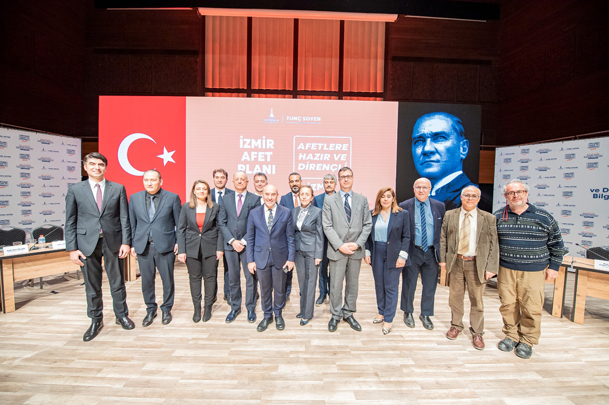 Soyer: İzmirliler binalarının deprem karnesini ücretsiz çıkaracak