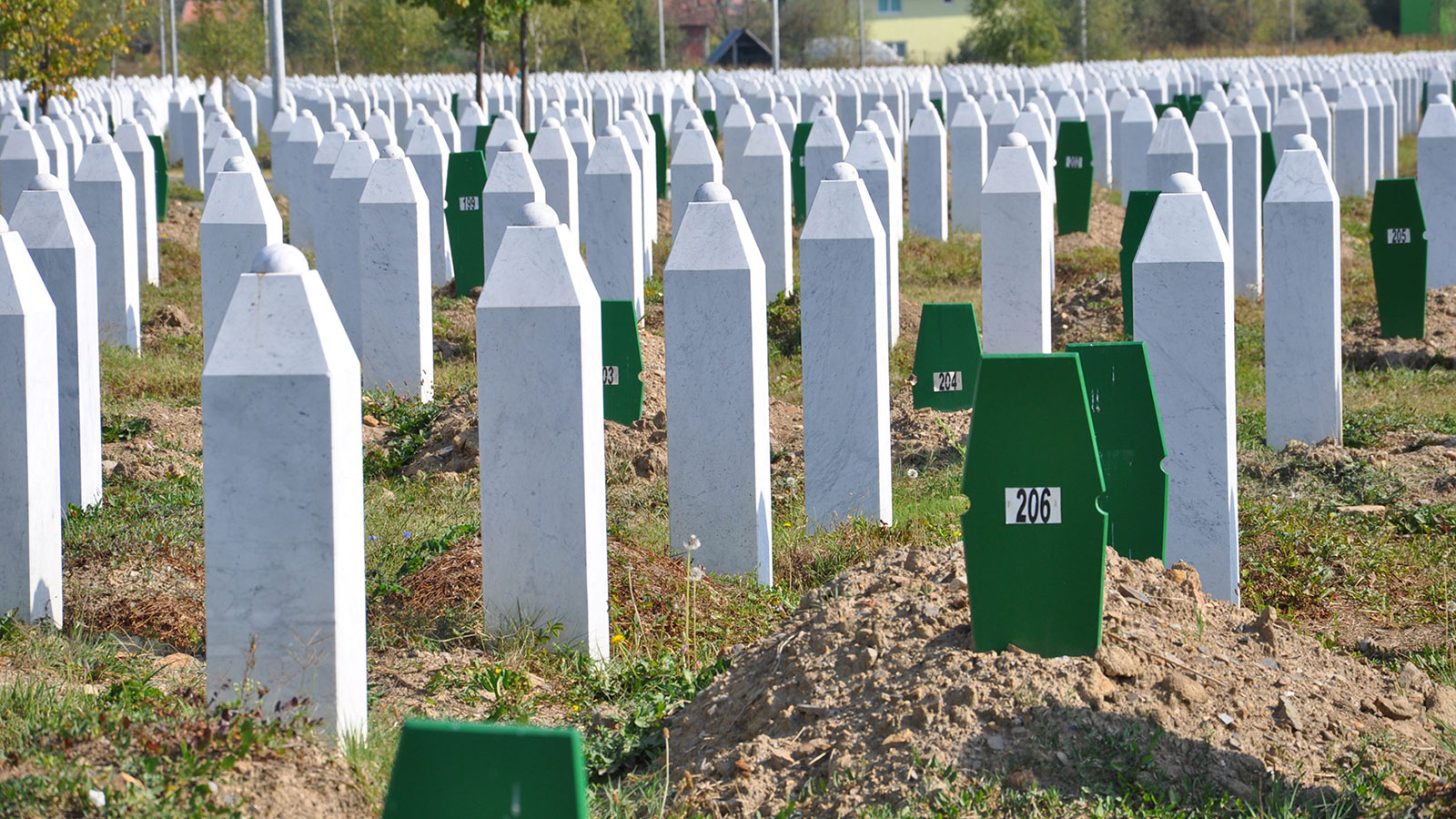 Srebrenica soykırımının kurbanları hüzünlü törenlerle anıldı