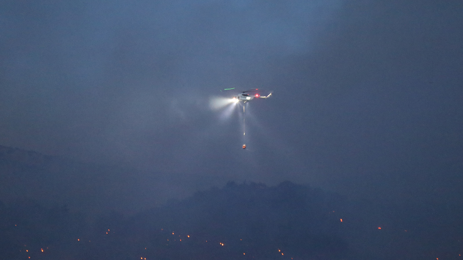 Düşen helikopterdeki üç görevlinin cansız bedenlerine ulaşıldı