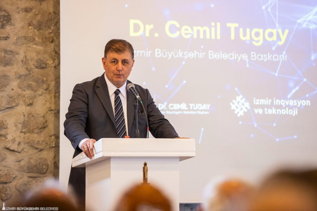 Cemil Tugay partisinden istifa etti