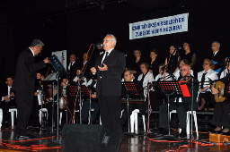 Yaşlılardan görkemli konser