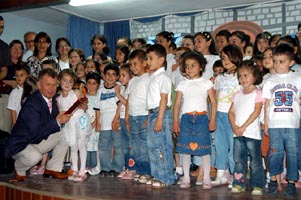 Miniklerden İngilizce gösteri