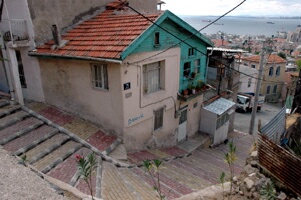 Cadde ve sokaklara kilit taş döşeniyor