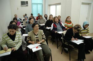 Belediyeden ev kadınlarına dil kursu