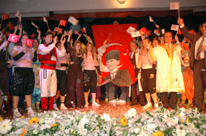 İzmir Ekonomi Üniversitesi altıncı yılını kutladı