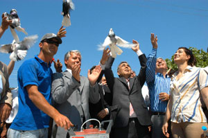 Zeytinova Kültür Merkezi'ne güvercinli tören