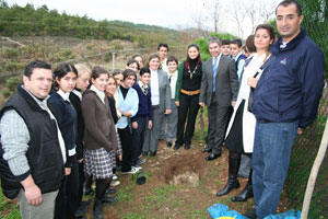 Yemek artıklarını gübreye dönüştürüyorlar