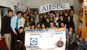 AIESEC İzmir Şubesi dünya gençlerini buluşturuyor