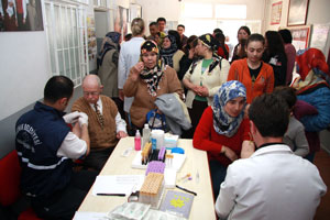 Mehtap Mahallesi sakinlerine sağlık taraması