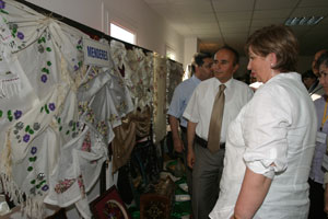 Yarımadalı kadınların el işleri sergilendi 