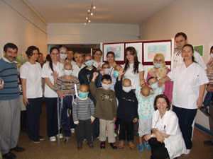 Onkoloji servisinin çocukları sergi açtı