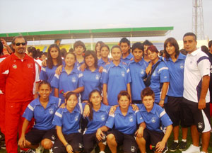 Konak Belediyesi’nin bayan futbolcuları Kıbrıs’ta birinci oldu