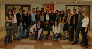 AIESEC İzmir üniversitelileri bilgilendirdi 