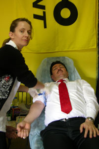 Otokent esnafından kan bağışı kampanyasına destek