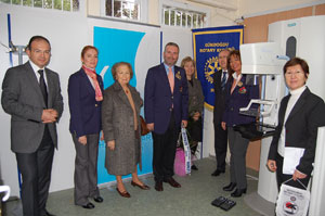 Rotaryenlerden Çınarlı Dispanseri’ne mamografi cihazı