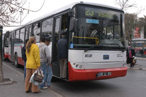 Ulaşım anketine göre İzmirliler otobüsü tercih ediyor 