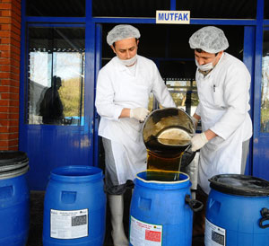 Büyükşehir atık yağları geri dönüşümle değerlendiriyor