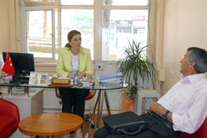 Gaziemir Belediyesi "halk hizmet masası"nı açtı