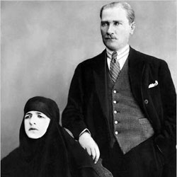 Fotoğraflarla Atatürk ve Kadın