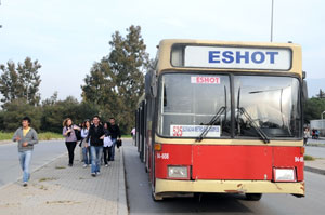 Egeli öğrencilerden ücretli 525 tepkisi