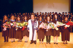 Sağlık Meslek Yüksekokulu 200 öğrencisini mezun etti