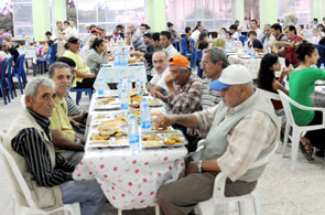 Aliağa Belediyesi'nden her gün bin kişiye iftar