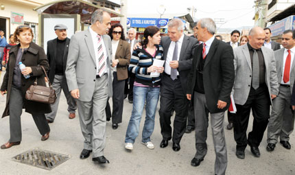Başkan Durak ekibiyle sokaklarda