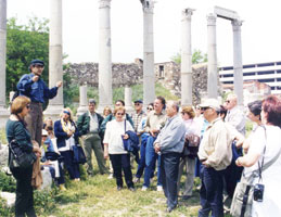 İzmir'i tanımak isteyenler, haydi kültür turuna!