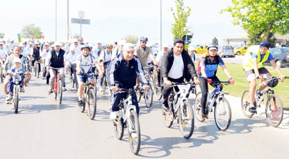  Karşıyaka'da bisikletini kapan geldi