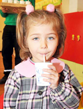 İzmir'in çocukları daha çok süt içiyor