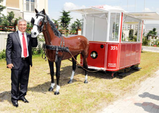 Atlı tramvay büfe ile Karşıyaka'da nostalji