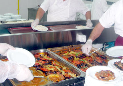 DEÜ öğrenci ve çalışanlarına at ve kanatlı hayvan etli döner
