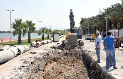 Sahilevleri'nde atık su hattı yenileniyor