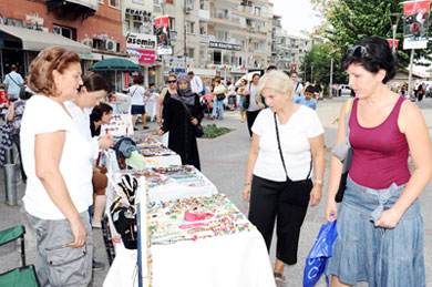 Karşıyaka Festivali standları kuruldu