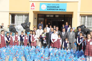 Plastik kapak kampanyasına Narlıdereli öğrencilerden destek