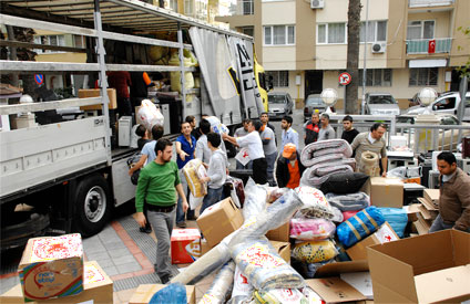 Bornova Belediyesi Van için yardım toplamayı sürdürüyor