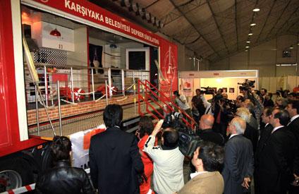 Karşıyaka Belediyesi'nin deprem öğrenceliği Bursa'da ilgi gördü