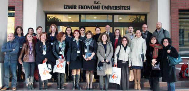 Yabancı dil eğitmenleri İEÜ'deki çalıştayda buluştu