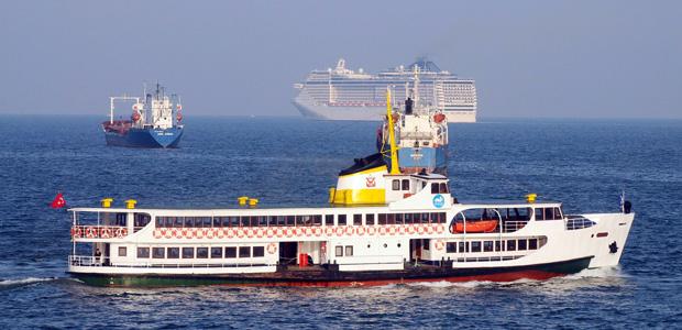 İzmir Körfezi'nde taşınan yolcu ve taşıt sayısı arttı